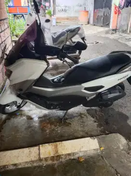 N MAX 2018 PUTIH