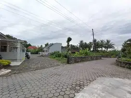 RUMAH MODERN LUAS DI SLEMAN DEKAT WISATA IBARBO PARK