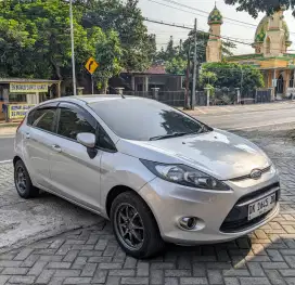 Ford Fiesta Trend 1.4 Matic DK Hidup KM 67rb