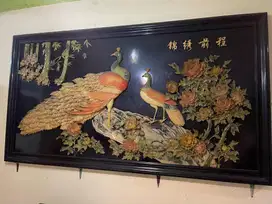 Dijual Lukisan Relief 3D Burung Merak Elegan – Ukuran Besar