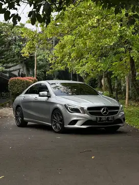 Mercedes Benz CLA 200 AMG Line