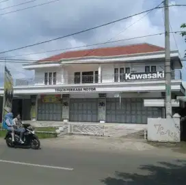 JUAL SUPER CEPAT BUTUH UANG! RUKO BESAR CILAMAYA KARAWANG. EX SHOWROOM