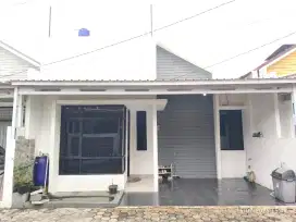 Rumah bebas banjir, 1 1/2 lantai di dalam cluster