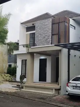 Dijual rumah di hook Kuldesak kota wisata cibubur