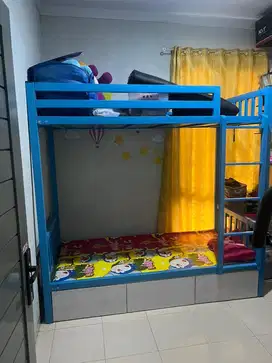 Tempat Tidur Tingkat Besi Anak