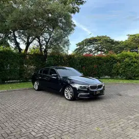 BMW 520i Luxury G30 2019