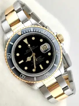 ROLEX SUBMARINER DATE BLACK DIAL TWO-TONE GOLD & SILVER