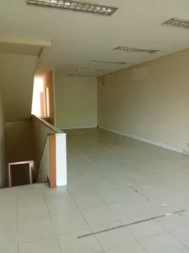 RUKO HADAP JALAN STRATEGIST PONDOK INDAH RAPIH SIAP PAKAI
