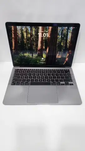 Macbook air m1 2020 8/256 grey