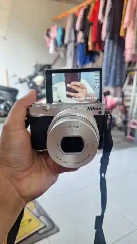 KAMERA NIKON 1 J5 WIFI NO MINUS