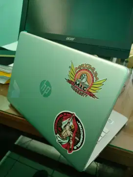 Laptop Bekas Mulus : - Harga Terjangkau!