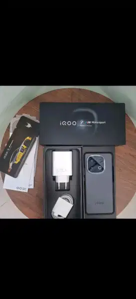 IQOO 13 256GB BUKA SEGEL BARU 1 MINGGU