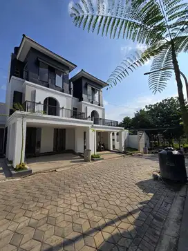 Rumah Mewah 3 Lantai Palebon Majapahit Semarang Kota
