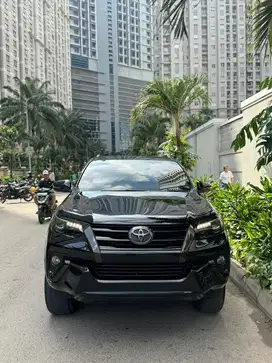 Toyota Fortuner VRZ Black