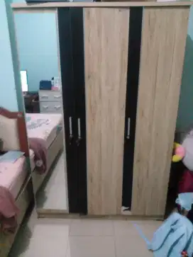 di jual lemari 3 pintu