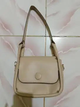 Tas wanita masih bagus ya