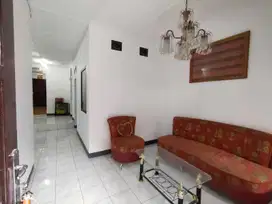 Di sewakan Rumah 2 lantai cocok untuk mess dan kantor di Sukaluyu