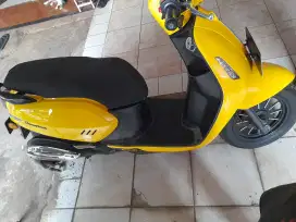 SCOOTER BENELLI PANAREA KUNING