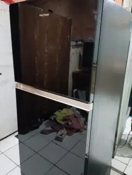 KULKAS POLYTRON 2 PINTU KACA