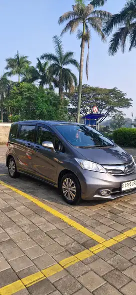 Honda Freed Type S PSD 2014, KM Rendah
