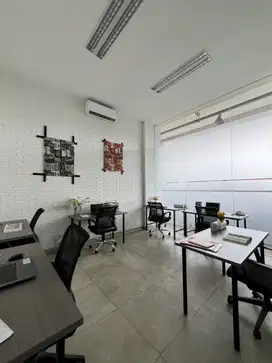Ruang Kantor Kapasitas 6 Orang Sudah Termasuk Furnitur
