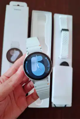 Samsung Galaxy Watch 7 44mm Silver Second Original Samsung Smartwatch