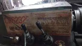 DIJUAL CEPAT MESIN BUBUT BEKAS CW6232B
