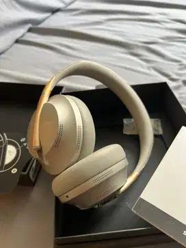 Bose NC 700 noise cancelling headphone
