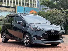 Dijual Toyota Sienta Q 2016 terawat servis record siap pakai