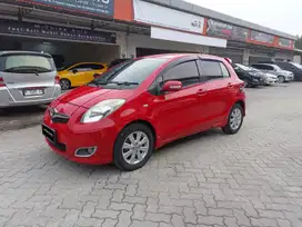TDP 15 jt !!TOYOTA YARIS E AT 2012