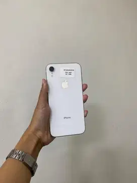 iphone  xr 128gb fullset mulus terima tuker tambah /kredit