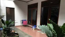 DIJUAL RUMAH STRATEGIS AREA KACAPIRING