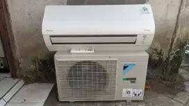 Dijual AC merk Daikin 1 pk terpasang