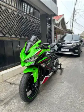 Kawasaki ZX25R 2022 Tipe Tertinggi
