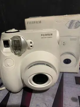 Dijual Instax Mini 7s white foto polaroid