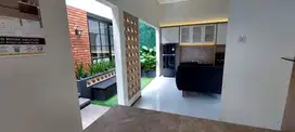 Rumah Mewah Full Furnish di Cluster Baturan Colomadu