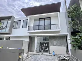 RUMAH MEWAH Dian Istana sebelah Graha Family Cluster Favorit Dkt PM
