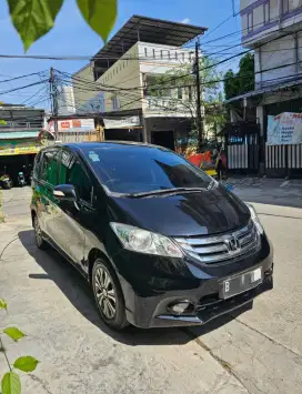 Honda Freed PSD 2015 istimewa