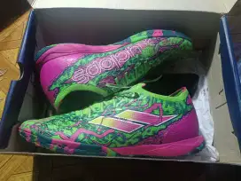 sepatu Futsal mills x renan silva