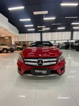 MERCEDES BENZ GLA 200 AT
