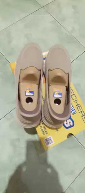 SEPATU SKECHERS BQRU UK 40