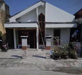 Rumah Kelurahan Talunblandong Kecamatan Dawarblandong Kab Mojokerto