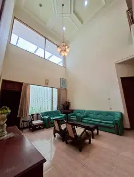 Dijual Rumah Dharmahusada Permai