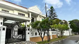 S205 Rumah Mewah Hoek 334 m2 di Kayu Putih Utara Jakarta Timur