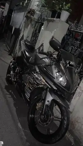 Yamaha R15 V2 2016