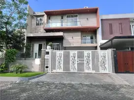 DIJUAL RUMAH AREA GOLF Citraland 2 Lantai Bangunan Besar dan Mewah