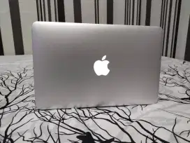 Macbook Air core i5 2015 11inch (Mulus 99% like New /No lecet)