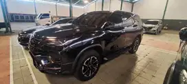 DIJUAL TOYOTA FORTUNER 2.8 VRZ 4X2 A/T SOLAR