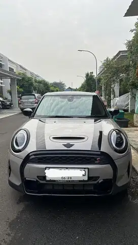 Mini Cooper S 2023 ( 5 doors )