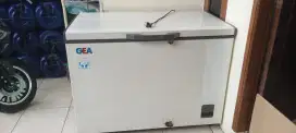 FREEZER GEA 330 LITER ,MURAH